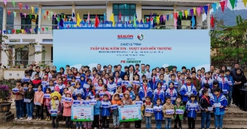 FE Credit ưu đãi đến 50% lãi suất cho người dân vùng lũ