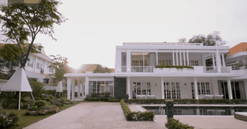 Biệt phủ 1.600m2 lộng lẫy chẳng kém khách sạn 5 sao của CEO công ty BĐS thuộc Novaland