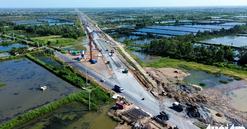 Huy động hơn 2.100 công nhân, 1.150 máy móc, tuyến cao tốc cuối cùng trên trục xương sống Bắc - Nam phía Đông sắp thông xe