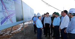 Phó Thủ tướng Trần Hồng Hà kiểm tra đột xuất tình hình cung ứng vật liệu xây dựng phục vụ dự án giao thông trọng điểm tại Đồng Nai