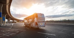 Sắp có tuyến xe bus đầu tiên dài gần 100km nối liền 2 di sản danh tiếng nhất Việt Nam 