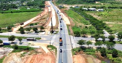 Phó Thủ tướng chốt thời gian hoàn thành 4 tuyến cao tốc hơn 230km tại miền Trung