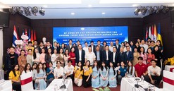 Lễ công bố các chuyên ngành đào tạo cử nhân ngành kinh tế - cột mốc quan trọng của UEB