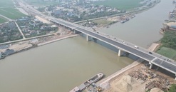 Hình hài rõ nét cây cầu trên tuyến đường nghìn tỷ vừa hợp long, góp phần nối thông TP. Nam Định ra đến biển Đông