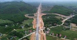Khẩn trương thi công 2 dự án đường cao tốc