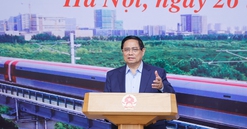 Thủ tướng: Khẩn trương trình Quốc hội các cơ chế đặc thù thống nhất cho tất cả các dự án đường sắt