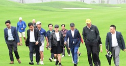Huyền thoại “Cá mập trắng” Greg Norman khảo sát sân golf T&T Văn Lang Empire chuẩn bị cho trải nghiệm 18 hố