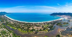 Mời gọi đầu tư KCN nghìn tỷ trên vùng vịnh đẹp nhất thế giới, ‘sát sườn’ cảng nước sâu quan trọng bậc nhất miền Trung
