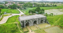 Tòa thành đá duy nhất còn lại ở Đông Nam Á, chỉ mất 3 tháng xây dựng nhưng lại có kiến trúc ‘độc nhất vô nhị’ ở Việt Nam