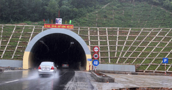 Hầm xuyên núi 1.700 tỷ cách hầm dài nhất Đông Nam Á 3km, phá thế cổ chai Quốc lộ 1, rút ngắn kết nối từ 1 giờ còn 10 phút