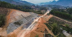 Tiến độ cao tốc 11.000 tỷ 3 mục tiêu: Kết nối trực tiếp 2 vùng kinh tế, 4 địa phương, 3 cửa khẩu nước láng giềng