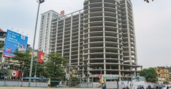 Khách sạn 17 tầng bỏ hoang trên ‘đất vàng’ Kim Mã sau 14 năm khởi công