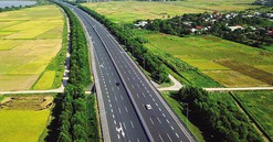 Đề xuất thu phí tuyến cao tốc hơn 2.000km chạy dọc cả nước từ năm 2026