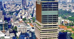 Cận cảnh vườn treo trên không của tòa nhà chọc trời cao thứ 3 thành phố giàu nhất Việt Nam