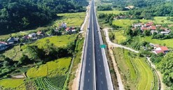 Phó Thủ tướng chỉ đạo quyết liệt đẩy nhanh tiến độ, không thay đổi mục tiêu đạt 3.000km đường cao tốc trong năm 2025
