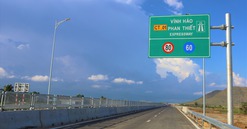 Cao tốc gần 11.000 tỷ bong tróc khi vừa hết hạn bảo hành: Chủ đầu tư lên tiếng