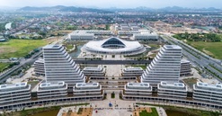 Hôm nay, chính thức vận hành trụ sở hành chính quy mô nghìn tỷ tại thành phố nhỏ nhất Việt Nam
