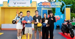 Người dân TP.HCM hào hứng “đổi xăng lấy điện”: Chuyển đổi để bầu không khí xanh, sạch hơn