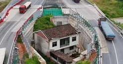 Tranh chấp bồi thường đất tạo nên cảnh tượng ‘chướng mắt’ trên cao tốc