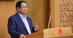 Thủ tướng: Việc giải quyết thủ tục cho người dân, doanh nghiệp phải đặt lên hàng đầu