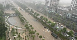 Khu đô thị ‘nhà giàu’ của Thủ đô ngập trong biển nước sau 2 ngày mưa ròng rã: Bất động sản chạm ngưỡng 450 triệu đồng/m2