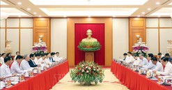 Bộ Chính trị làm việc với Ban Thường vụ Đảng ủy Chính phủ