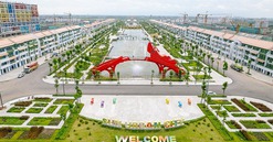 Ninh Bình chính thức có quảng trường với biểu tượng Trống Đọi Tam khổng lồ và sân khấu nhạc nước hiện đại dài bậc nhất cả nước