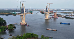 Cây cầu có nhịp chính dài nhất Đông Nam Á, kết nối 2 tỉnh thành giàu nhất cả nước sẽ hợp long trong năm nay