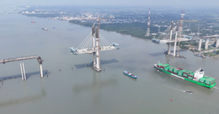 Cây cầu dây văng có tĩnh không cao nhất Việt Nam: 6 tháng nữa sẽ hợp long