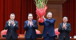 Ban Chấp hành TW Đảng khóa XIV thống nhất tuyệt đối bầu đồng chí Tô Lâm tiếp tục giữ chức Tổng Bí thư