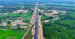 Tuyến đường ‘xương sống’ quốc gia nỗ lực về đích, nhiều đoạn đối diện nguy cơ vỡ kế hoạch thông xe trước Tết