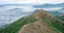 Ngọn núi sở hữu sống lưng khủng long hướng ra biển được quy hoạch phục vụ du lịch