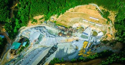 Hầm xuyên núi dài nhất cao tốc 22.000 tỷ, kết nối rừng - biển miền Trung nỗ lực về đích