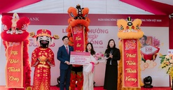 Agribank trao thưởng 01 tỷ đồng cho khách hàng gửi tiền tiết kiệm