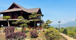 Biệt phủ trên ca nguyên của danh hài ‘nặng nhất Vbiz’: Rộng 10.000m2, kiến trúc đậm chất Việt