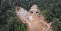 Cao tốc 22.000 tỷ kết nối 'rừng - biển' đầu tiên của Việt Nam: Thi công xuyên Tết, 8 tháng nữa hoàn thành