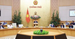 Thủ tướng: Cắt giảm tối đa thủ tục hành chính, giảm phiền hà cho người dân, doanh nghiệp