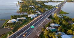 Dự kiến xây dựng cao tốc đi xuyên tỉnh có 3 mặt giáp biển, phá thế độc đạo của tuyến quốc lộ dài nhất Việt Nam