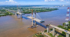 Chỉ ít tháng nữa, chính thức hợp long cầu dây văng tĩnh không cao nhất Việt Nam, nối thông miền Đông với miền Tây