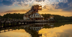 Công viên nước bỏ hoang gần 20 năm của Việt Nam liên tục xuất hiện trên báo nước ngoài, hiện trạng gây bất ngờ