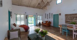 Tận hưởng không gian sống bình yên trong căn nhà 200m2 giữa khu vườn xanh mát giữa vùng quê