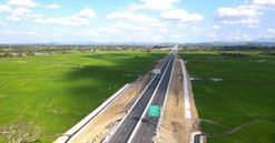 Chỉ 6 tháng nữa, chính thức thông xe tuyến cao tốc ‘rừng - biển’ đầu tiên của Việt Nam