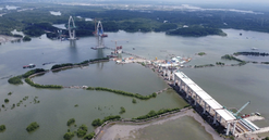 Cầu vượt nhịp sông lớn nhất châu Á, kết nối 2 tỉnh thành giàu nhất Việt Nam: Đã được gỡ khó, sẽ hoàn thành vào năm sau