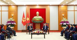 Tổng Bí thư Tô Lâm tiếp Bộ trưởng Bộ Công an Lào