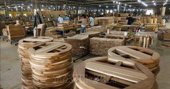 Thúc đẩy doanh nghiệp tư nhân, nâng cao hiệu quả doanh nghiệp nhà nước