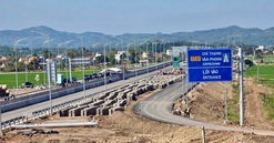 Sắp thông xe cao tốc gần 11.000 tỷ với 1 hầm xuyên núi, góp phần nối thông miền Trung
