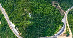 Nỗ lực gỡ khó cho tuyến cao tốc gần 44.000 tỷ băng qua con đèo hiểm trở, chạy dọc tỉnh lớn thứ 2 Việt Nam