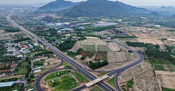 Cao tốc gần 18.000 tỷ kết nối 2 tỉnh thành giàu nhất Việt Nam lỡ hẹn thông xe