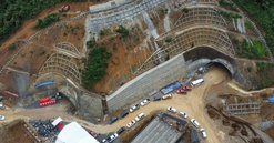 Hầm xuyên núi 2.100 tỷ có địa chất phức tạp nhất cao tốc Bắc - Nam đối diện khó khăn lớn