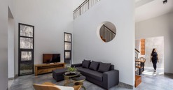 Biến mảnh đất nuôi gà thành tổ ấm hiện đại: Lâm House và triết lý sống tối giản đầy cảm hứng